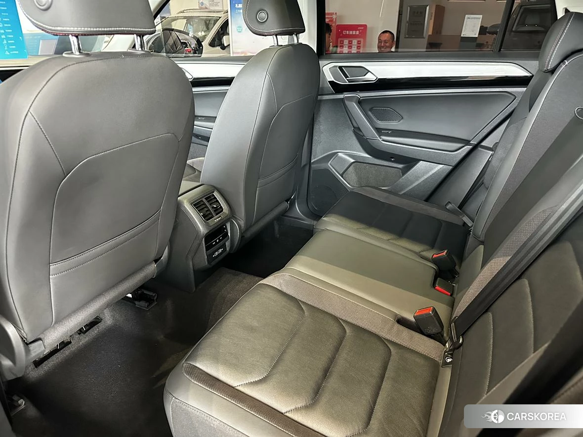 Volkswagen Tayron 2021 Черный из Китая, фото 2