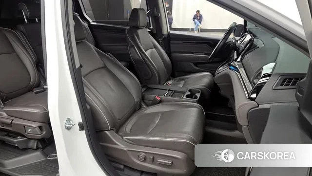 Honda Odyssey 2021 Белый из Кореи, фото 2