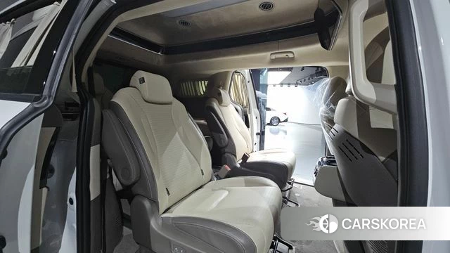 Kia Carnival 4th generation 2023 Белый из Кореи, фото 2