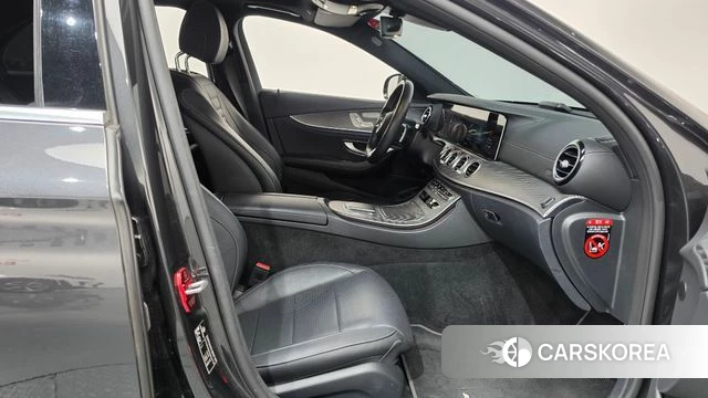 Mercedes-Benz E-Class W213 2022 Серый из Кореи, фото 2