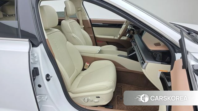 Hyundai Grandeur Hybrid (GN7) 2024 Белый из Кореи, фото 2
