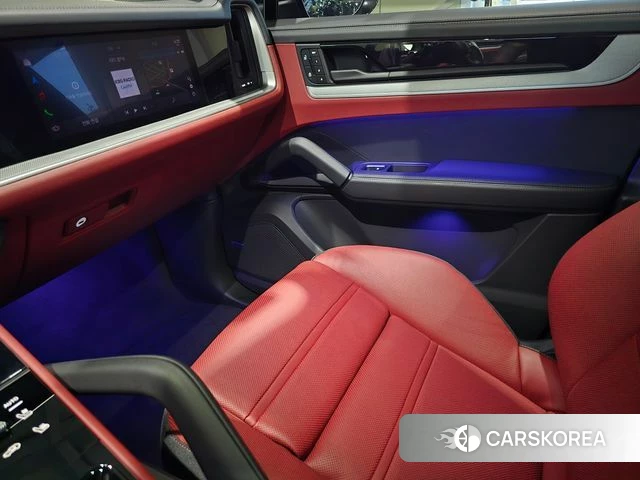 Porsche Cayenne (PO536) 2025 Черный из Кореи, фото 2