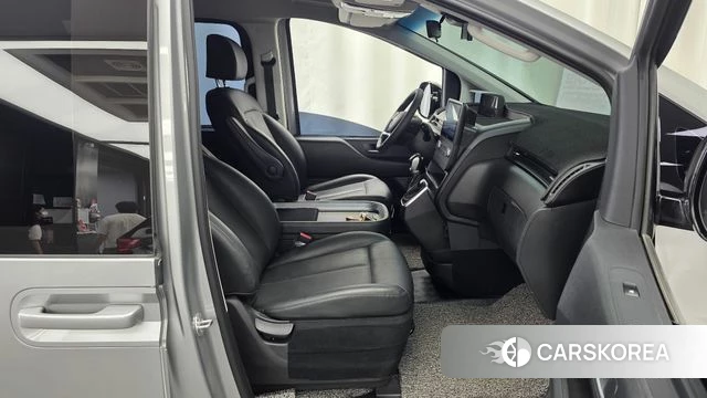 Hyundai Staria 2023 Серебряный из Кореи, фото 2
