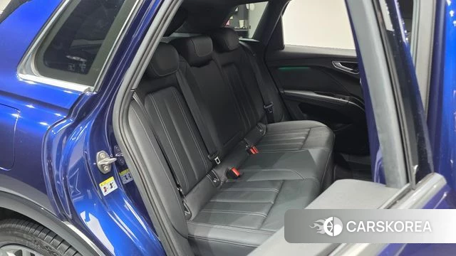 Audi Q4 e-Tron (F4) 2025 Синий из Кореи, фото 2