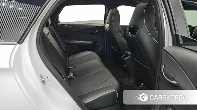 BYD Dolphin 2026 Светло-серебряный цвет из Кореи, фото 2
