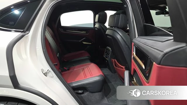 Porsche Cayenne (PO536) 2024 Серебристо-серый из Кореи, фото 2