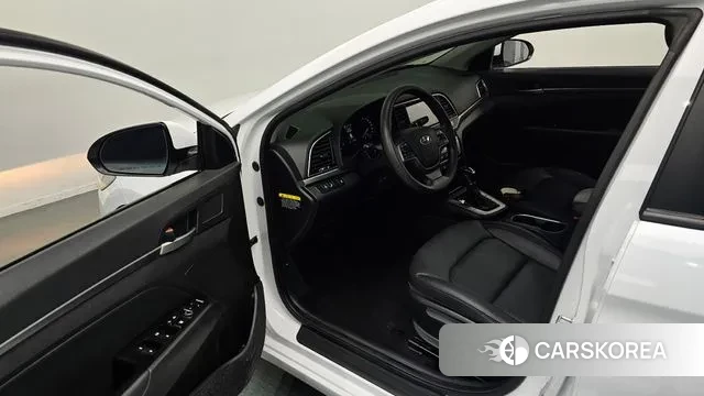 Hyundai Avante AD 2018 Белый из Кореи, фото 2