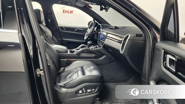 Porsche Cayenne (PO536) 2020 Черный из Кореи, фото 2