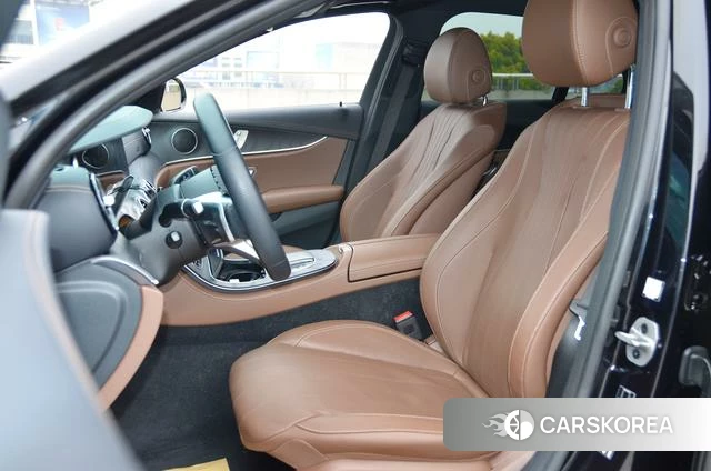 Mercedes-Benz E-Class 2021 Черный из Китая, фото 2