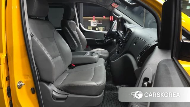 Hyundai The New Grand Starex 2018 Желтый из Кореи, фото 2