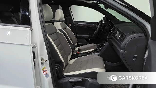 Volkswagen T-Roc 2022 Белый из Кореи, фото 2