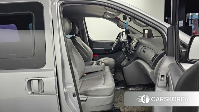 Hyundai The New Grand Starex 2018 Серебряный из Кореи, фото 2