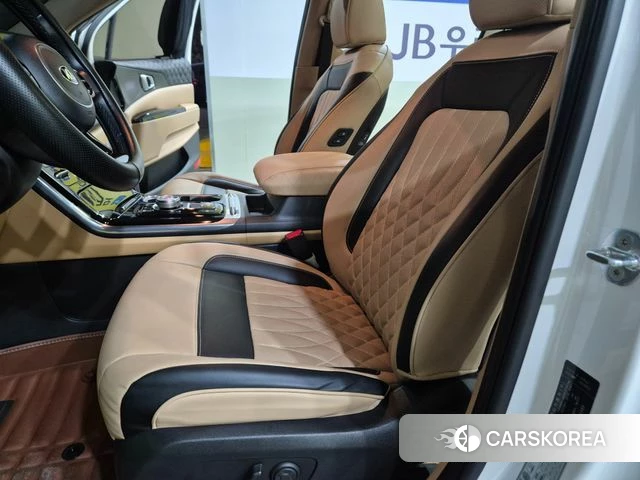 Kia Carnival 4th generation 2021 Белый из Кореи, фото 2