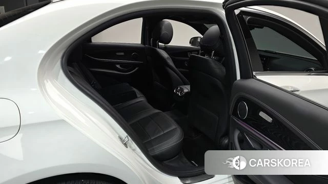 Mercedes-Benz E-Class W213 2020 Белый из Кореи, фото 2