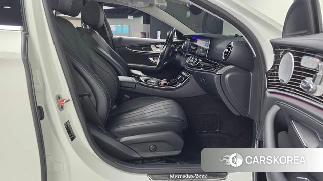 Mercedes-Benz E-Class W213 2019 Белый из Кореи, фото 2