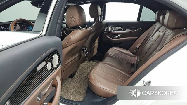 Mercedes-Benz E-Class W213 2021 Белый из Кореи, фото 2