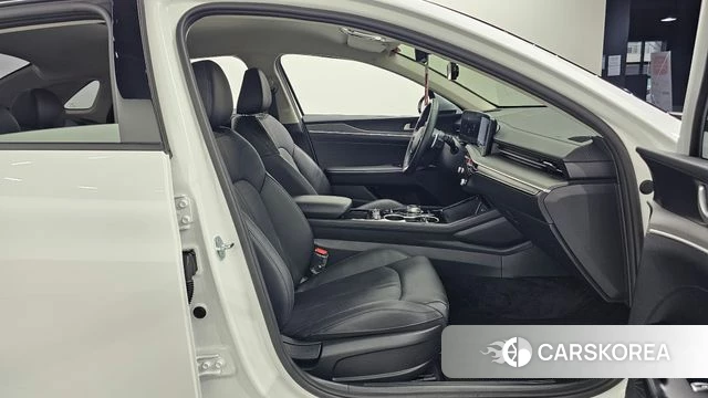 Kia The New K5 3rd generation 2025 Белый из Кореи, фото 2