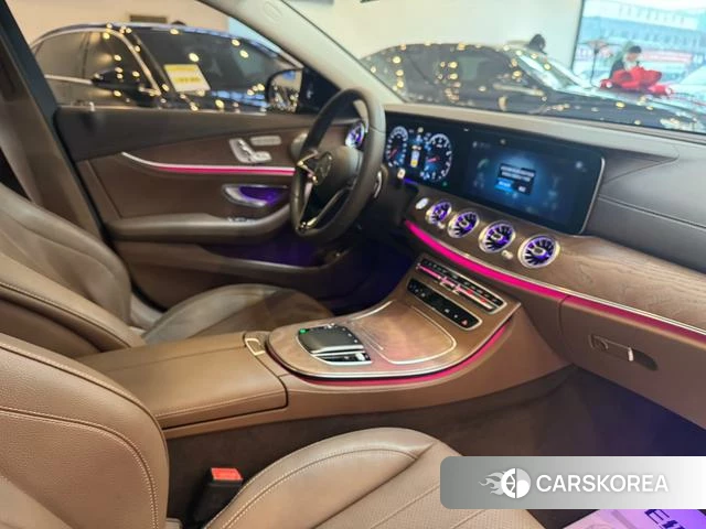 Mercedes-Benz E-Class 2023 Черный из Китая, фото 2