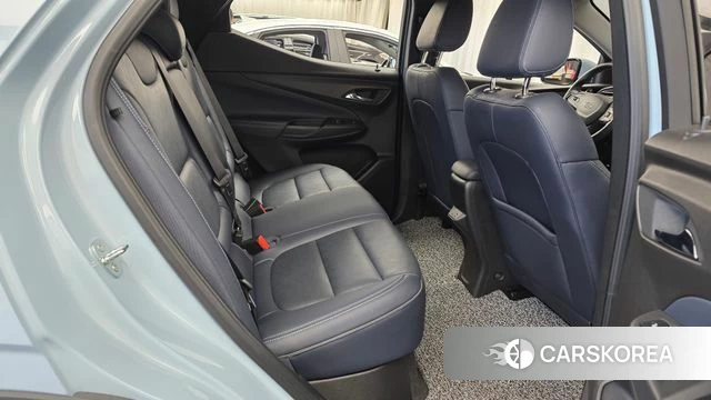 Chevrolet (GM Daewoo) Bolt EUV 2022 Светло-серебряный цвет из Кореи, фото 2