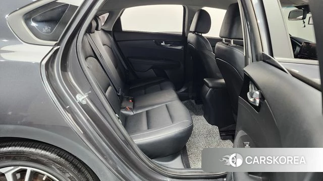 Kia The New K3 2nd generation 2023 Серый из Кореи, фото 2