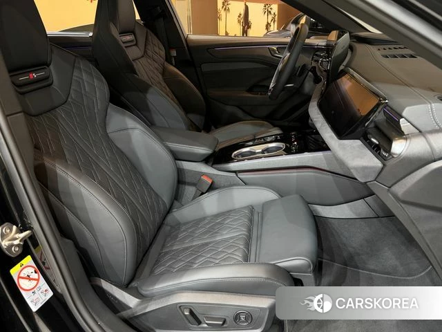 Audi A6 (C9) 2026 Черный из Кореи, фото 2
