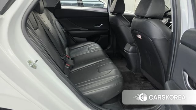 Hyundai Avante Hybrid (CN7) 2022 Белый из Кореи, фото 2