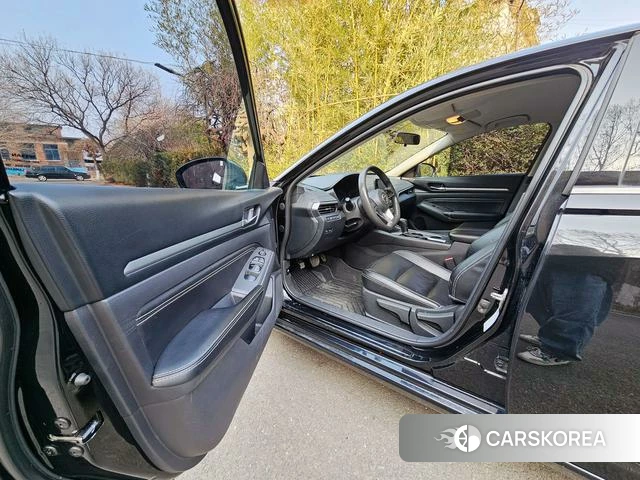 Nissan Altima 2021 Черный из Китая, фото 2