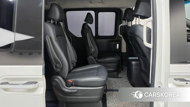 Hyundai Staria 2022 Белый из Кореи, фото 2