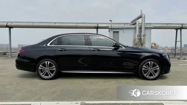 Mercedes-Benz E-Class 2021 Черный из Китая, фото 2