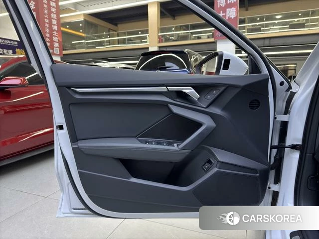 Audi A3 2024 Белый из Китая, фото 2