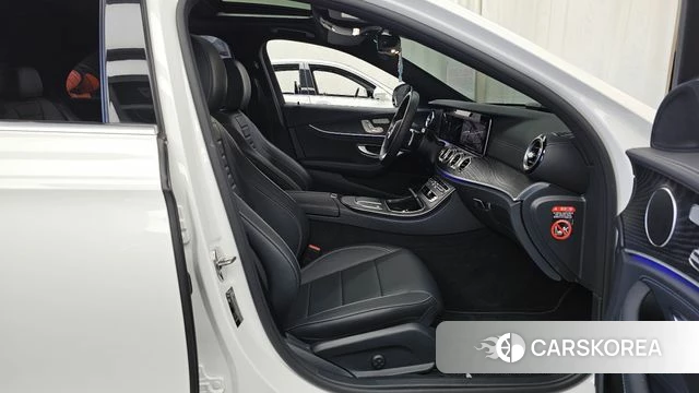 Mercedes-Benz E-Class W213 2021 Белый из Кореи, фото 2