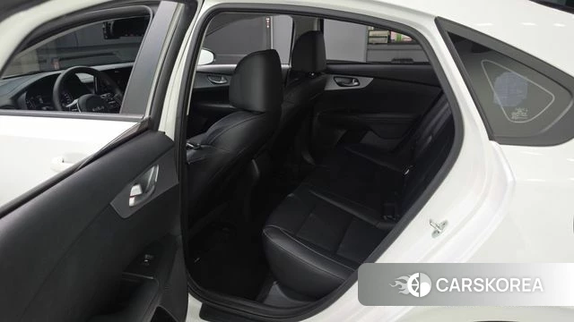 Kia The New K3 2nd generation 2022 Белый из Кореи, фото 2
