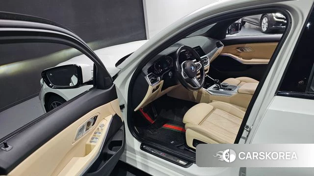 BMW 3 Series (G20) 2022 Белый из Кореи, фото 2