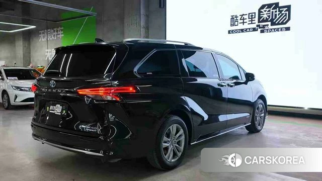 Toyota Sienna 2022 Черный из Китая, фото 2