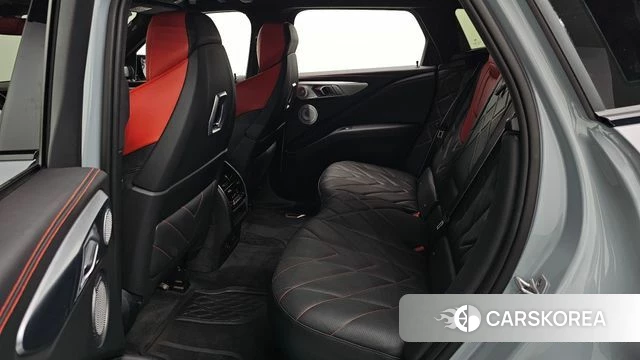 BMW XM (G09) 2024 Серебристо-серый из Кореи, фото 2
