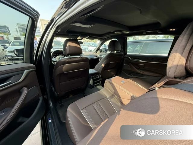 BMW 5 series 2023 Черный из Китая, фото 2