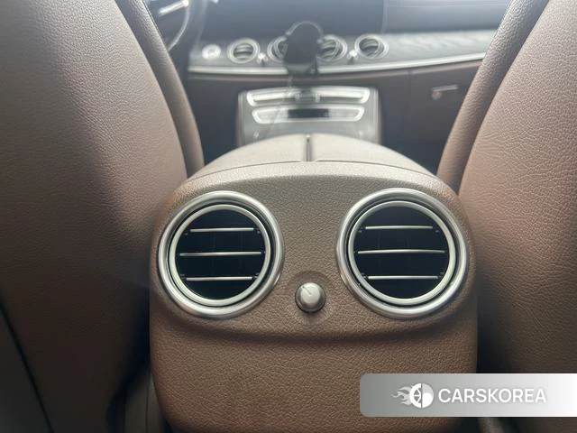 Mercedes-Benz E-Class 2021 Белый из Китая, фото 2