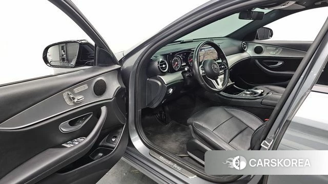 Mercedes-Benz E-Class W213 2020 Серый из Кореи, фото 2