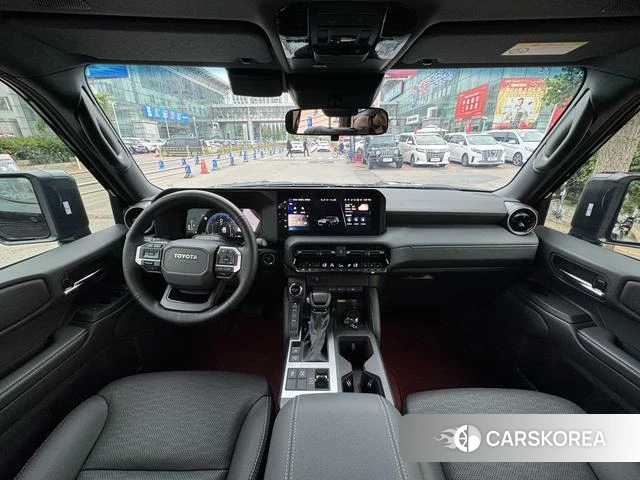 Toyota Land Cruiser 2025 Черный из Китая, фото 2