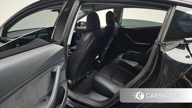Tesla Model 3 2021 Черный из Кореи, фото 2