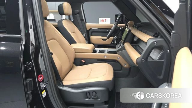 Land Rover Defender (L663) 2026 Черный из Кореи, фото 2