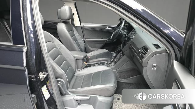 Volkswagen Tiguan Allspace 2020 Черный из Кореи, фото 2