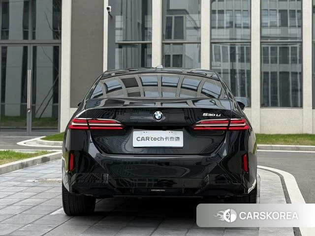 BMW 5 series 2026 Черный из Китая, фото 2
