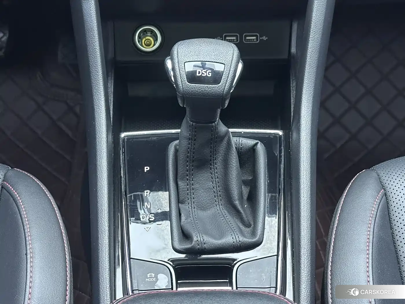 Skoda Karoq 2022 Белый из Китая, фото 2