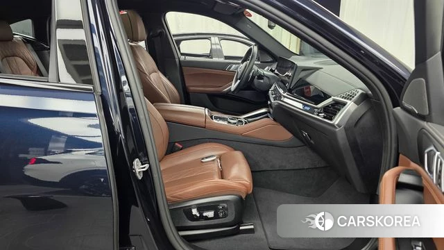 BMW X6 (G06) 2025 Черный из Кореи, фото 2
