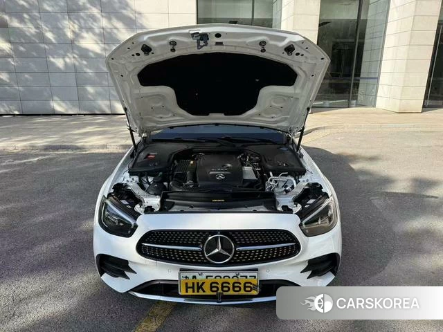 Mercedes-Benz E-Class 2022 Белый из Китая, фото 2