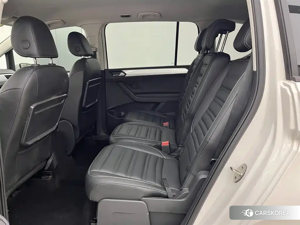Volkswagen Touran L 2021 Белый из Китая, фото 2