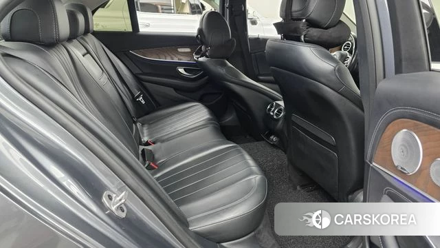 Mercedes-Benz E-Class W213 2018 Серый из Кореи, фото 2