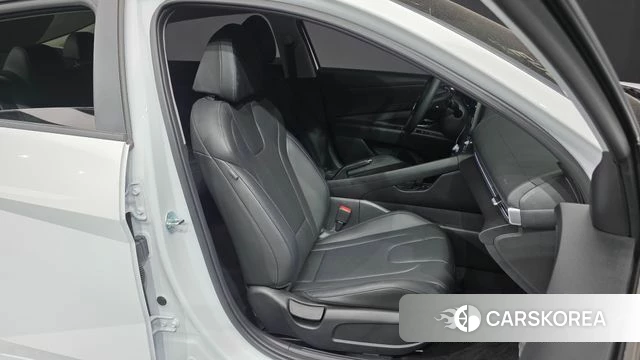 Hyundai The New Avante (CN7) 2024 Белый из Кореи, фото 2