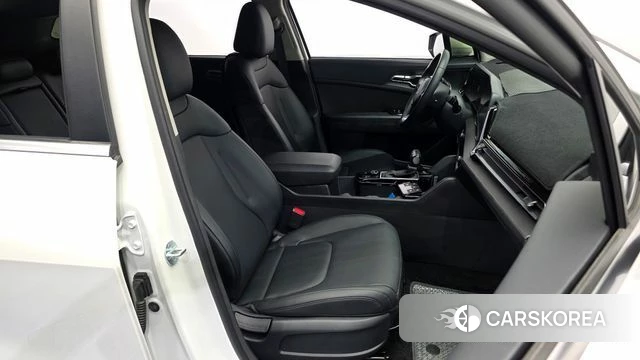 Kia Sportage 5th Generation 2023 Белый из Кореи, фото 2